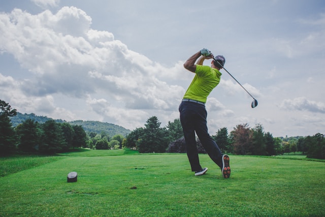 SoftWave Therapy for Elbow Pain Relief in Calgary at Natural Way Chiropractic: Tennis Elbow vs. Golfer’s Elbow